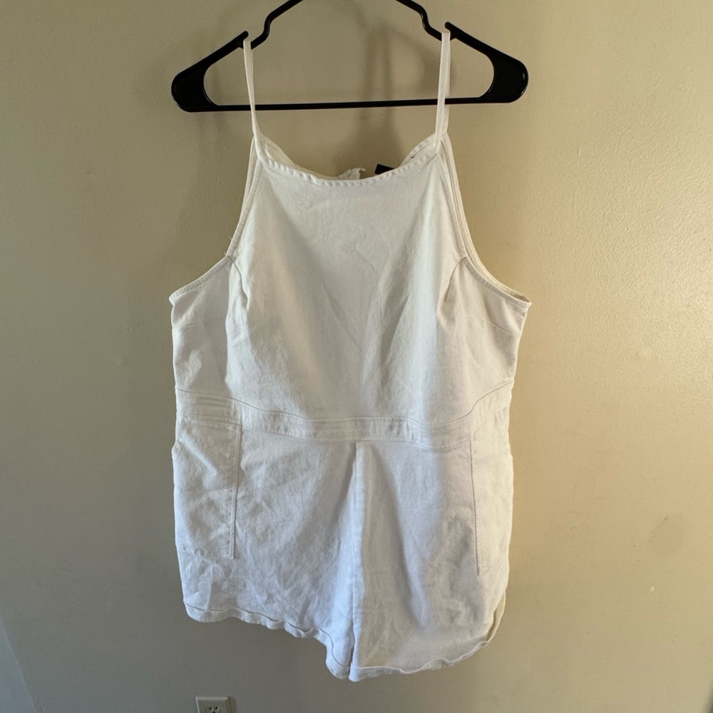 White Sleeveless Women's Romper